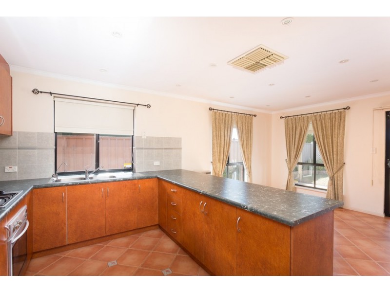 43 Shillabeer Crescent, Woodcroft SA 5162
