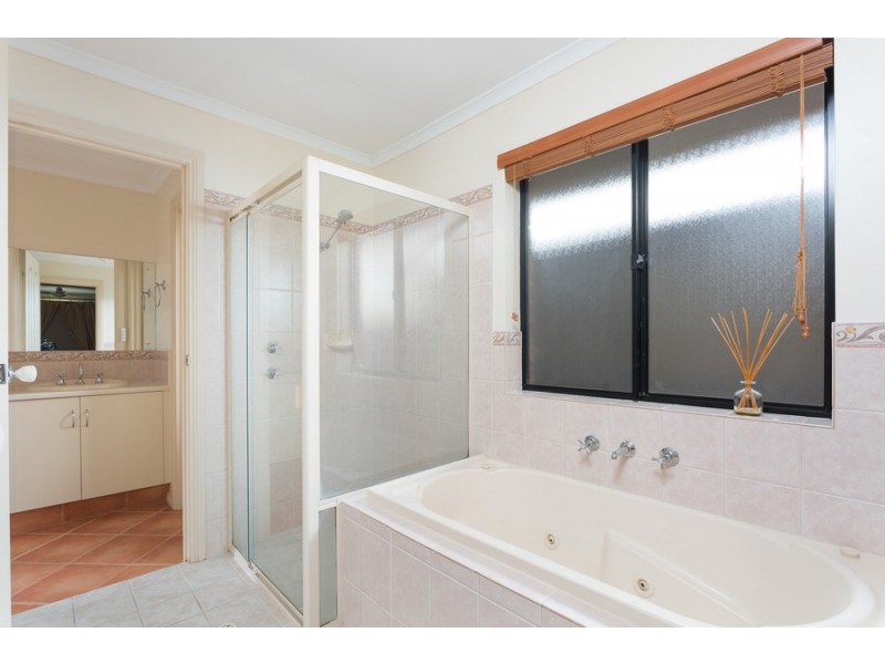 43 Shillabeer Crescent, Woodcroft SA 5162