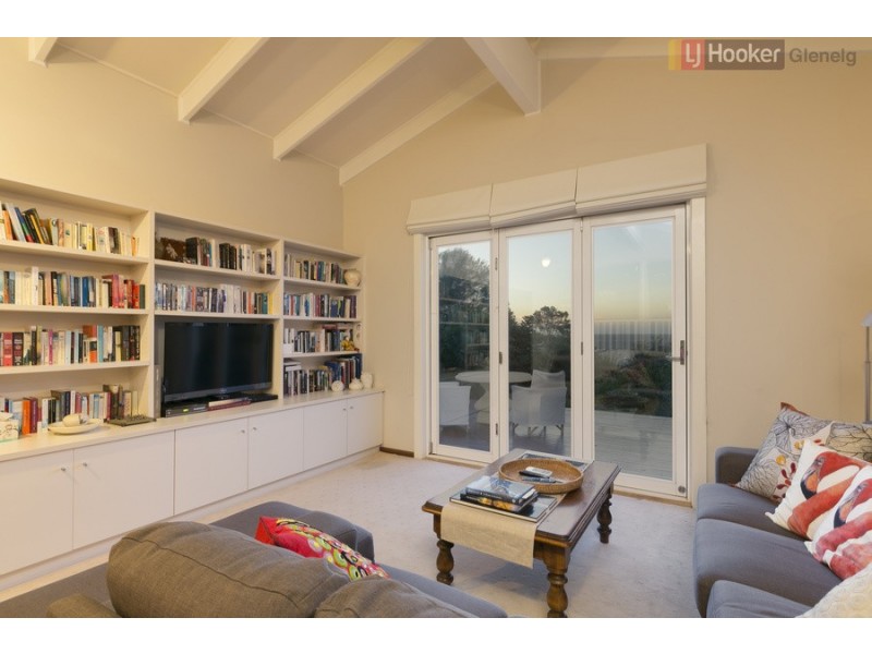 10 Carlton Terrace, Marino SA 5049