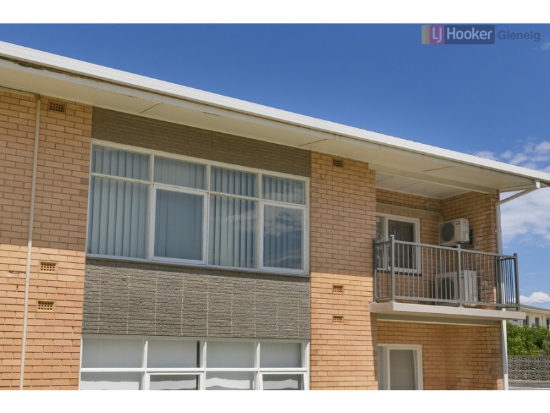 4/18 Patawalonga Esplanade, Glenelg North SA 5045