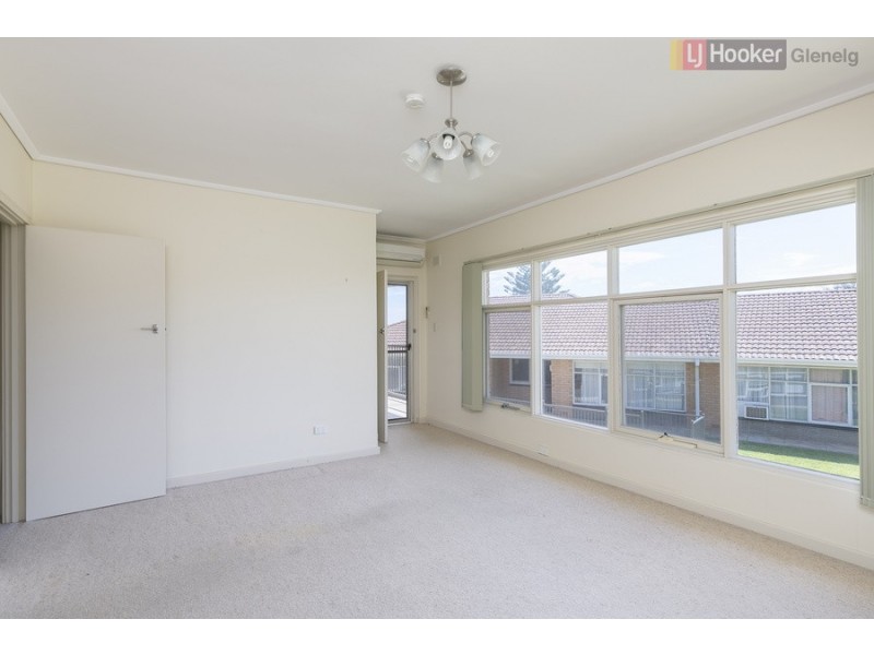 4/18 Patawalonga Esplanade, Glenelg North SA 5045