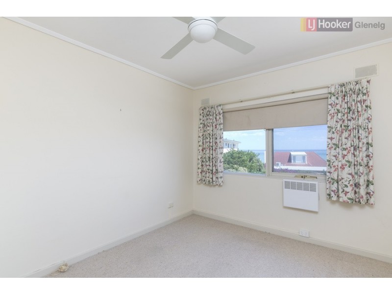 4/18 Patawalonga Esplanade, Glenelg North SA 5045