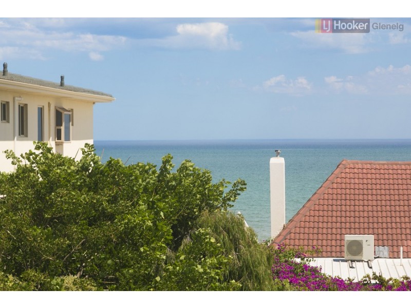 4/18 Patawalonga Esplanade, Glenelg North SA 5045
