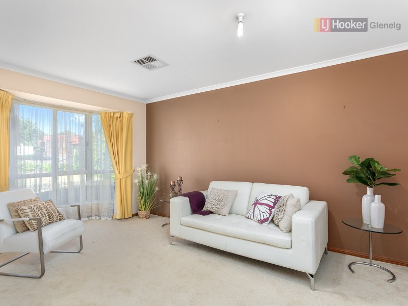 27 Seacombe Road, Sturt SA 5047