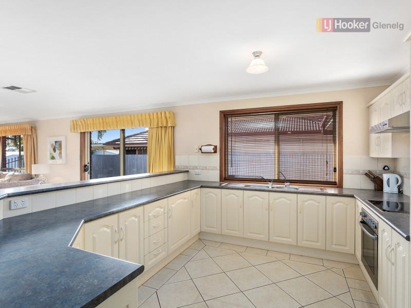 27 Seacombe Road, Sturt SA 5047