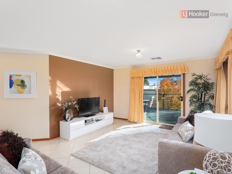 27 Seacombe Road, Sturt SA 5047