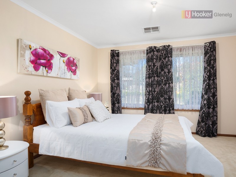 27 Seacombe Road, Sturt SA 5047