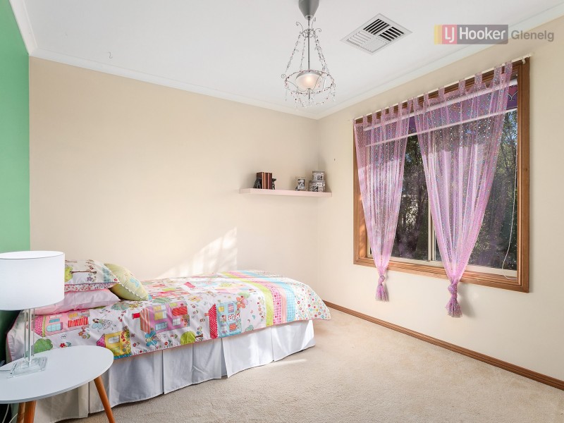 27 Seacombe Road, Sturt SA 5047