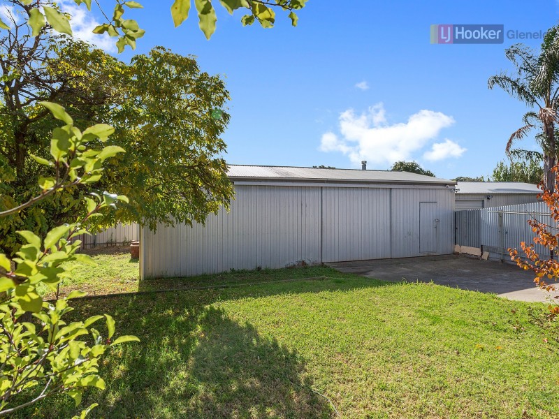 27 Seacombe Road, Sturt SA 5047