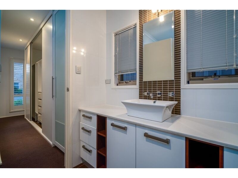 11 Miller Avenue, Ridgehaven SA 5097