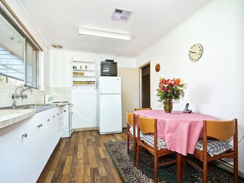 18 Inverness Avenue, Morphett Vale SA 5162