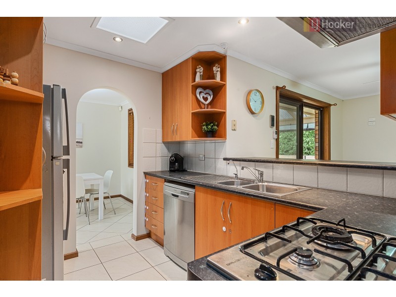 16 Victoria Avenue, Woodcroft SA 5162