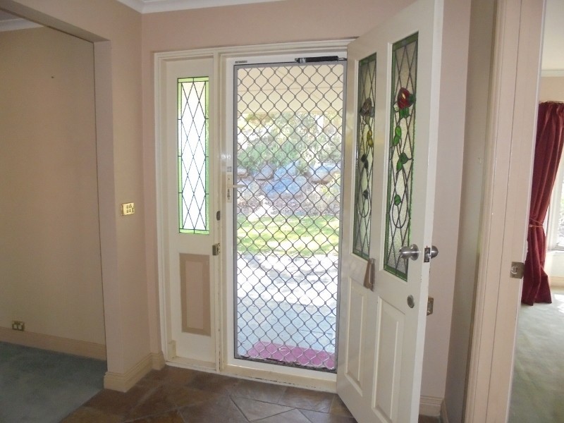 18 Outlook Drive, Aberfoyle Park SA 5159