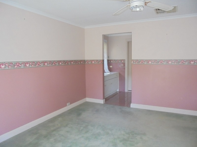 18 Outlook Drive, Aberfoyle Park SA 5159