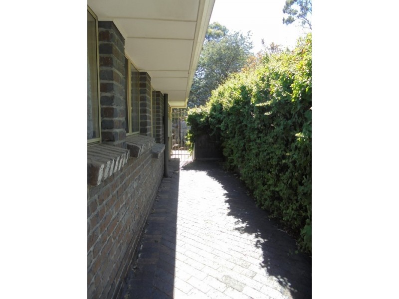 18 Outlook Drive, Aberfoyle Park SA 5159