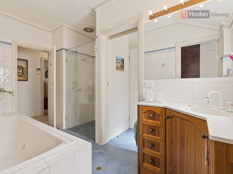 48 Illawarra Avenue, Hove SA 5048