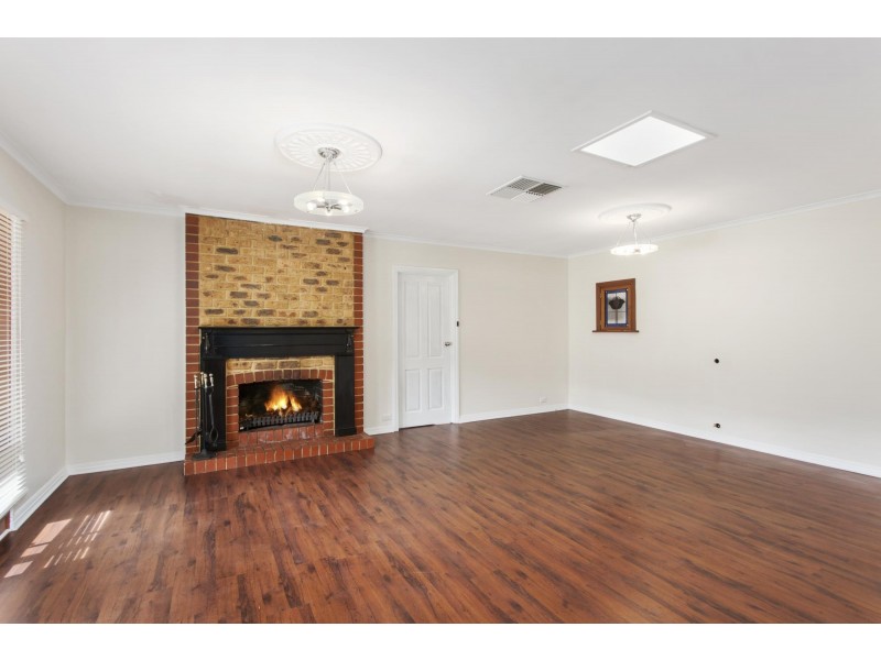 2 Inali Court, Hallett Cove SA 5158