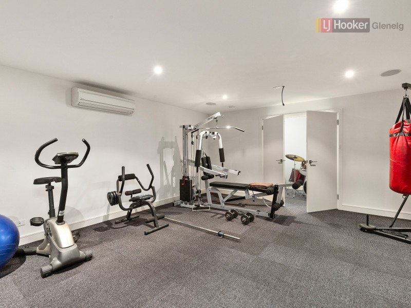 6 Holder Parade, Marino SA 5049