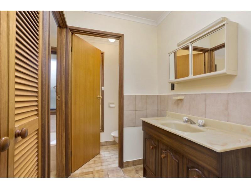 35 Lerunna Avenue, Hallett Cove SA 5158