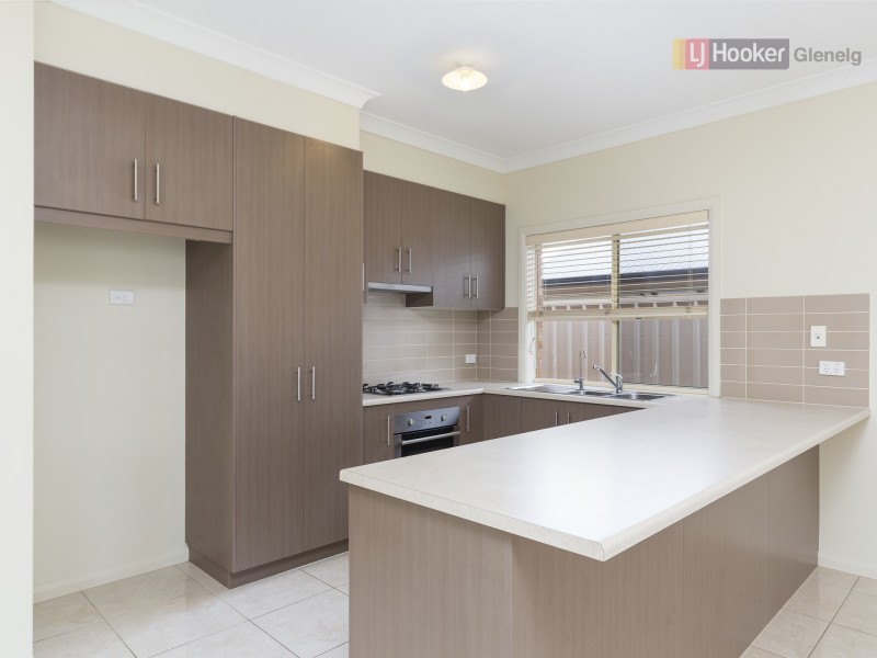 15 Lucy  Court, Trott Park SA 5158