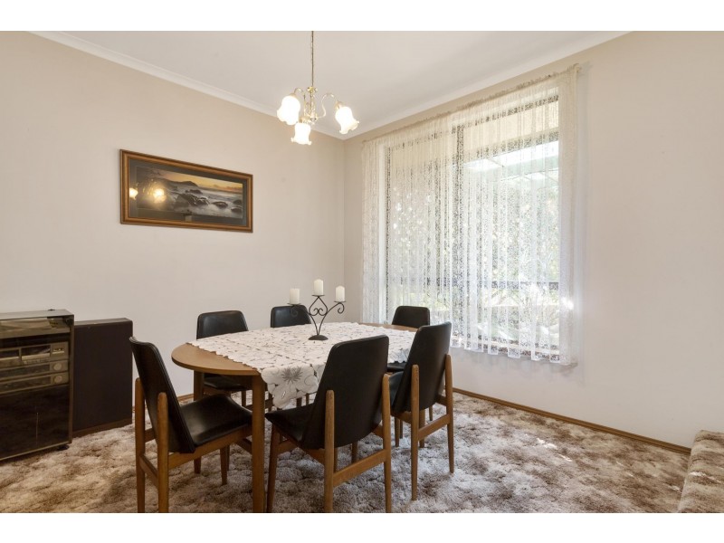 9 Lexcen Grove, Happy Valley SA 5159