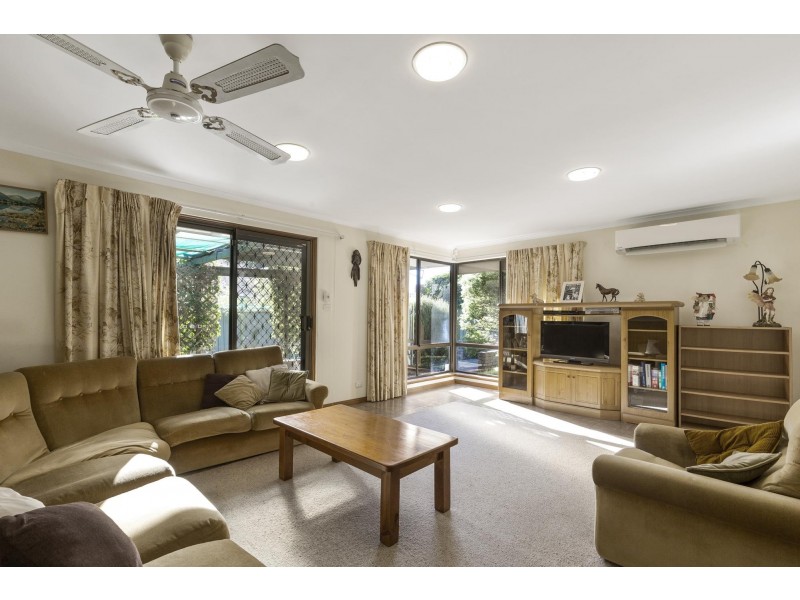 9 Lexcen Grove, Happy Valley SA 5159