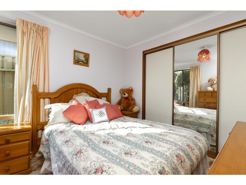 9 Lexcen Grove, Happy Valley SA 5159