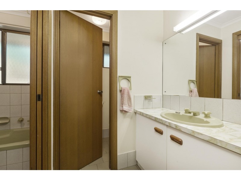 9 Lexcen Grove, Happy Valley SA 5159