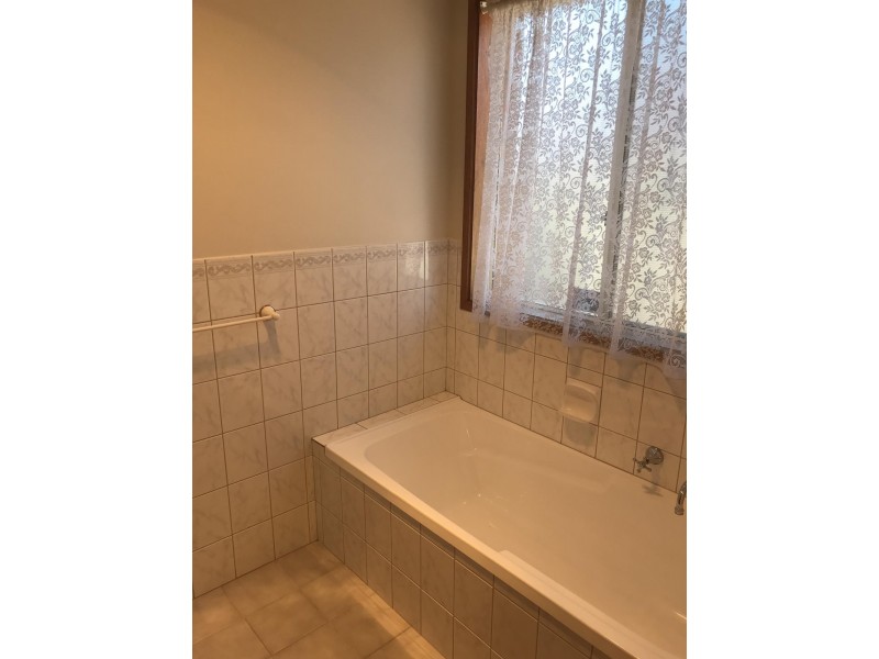 5 Heinrich Court, Mount Barker SA 5251