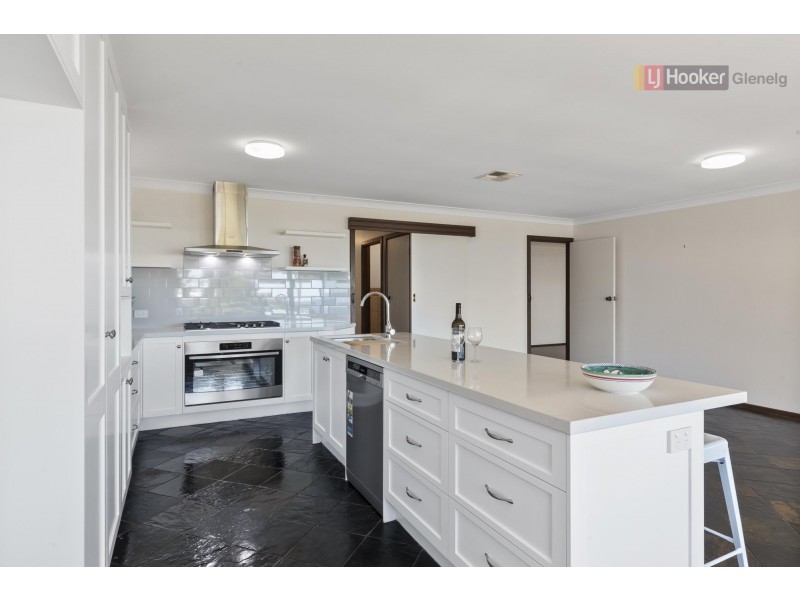 10 Nungamoora Street, Hallett Cove SA 5158