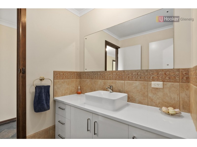 10 Nungamoora Street, Hallett Cove SA 5158