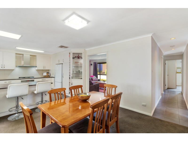 2 Anita Court, Aberfoyle Park SA 5159