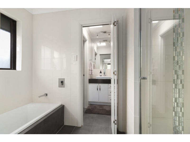 2 Anita Court, Aberfoyle Park SA 5159