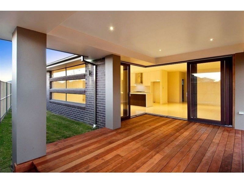 8 Crimson Crescent, The Ponds NSW 2769