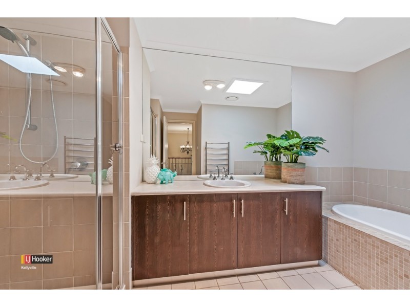 4 Valenti Crescent, Kellyville NSW 2155