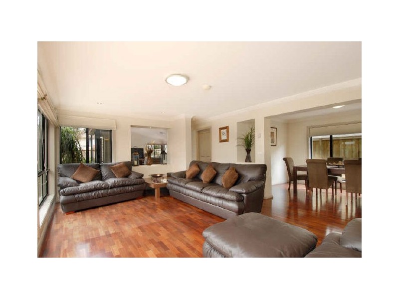 15 Roxburgh Crescent, Stanhope Gardens NSW 2768