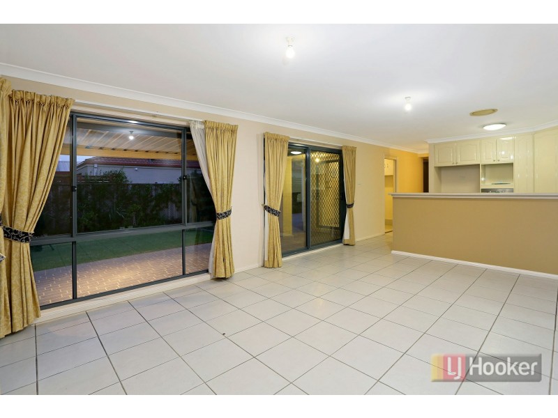 12 Millcroft Way, Beaumont Hills NSW 2155