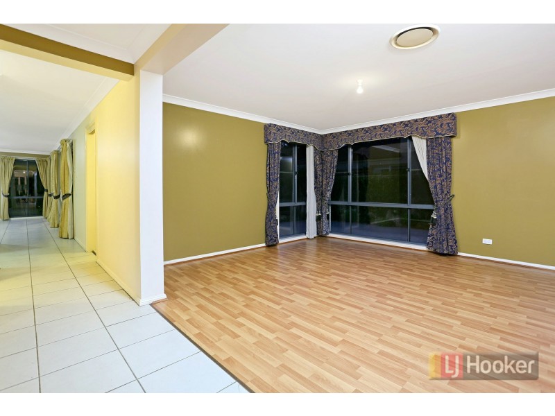 12 Millcroft Way, Beaumont Hills NSW 2155