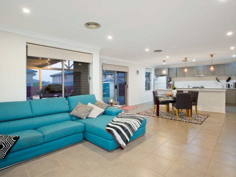 27 Ulmara Avenue, The Ponds NSW 2769