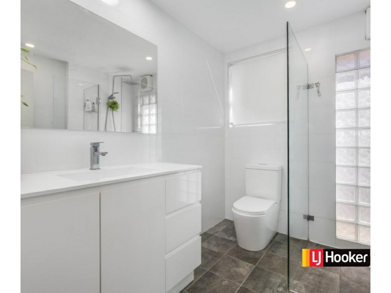 24 Caprera Road, Northmead NSW 2152