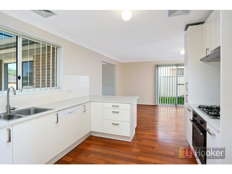 1 Latan Way, Stanhope Gardens NSW 2768