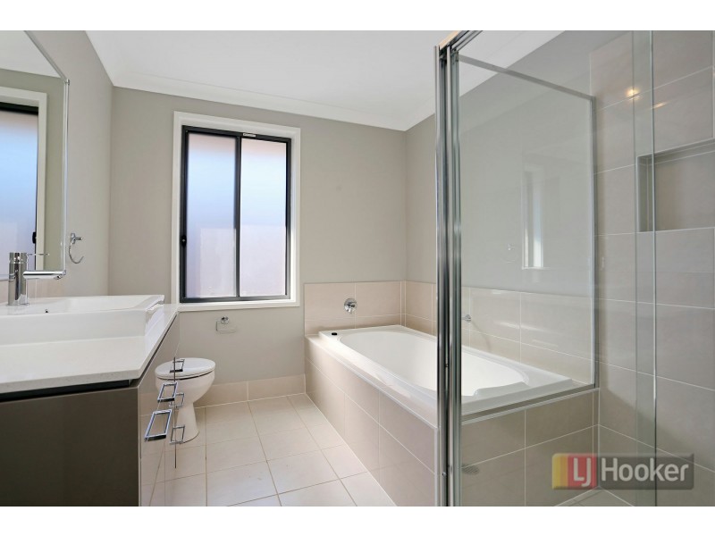 11 Suters Avenue, Marsden Park NSW 2765