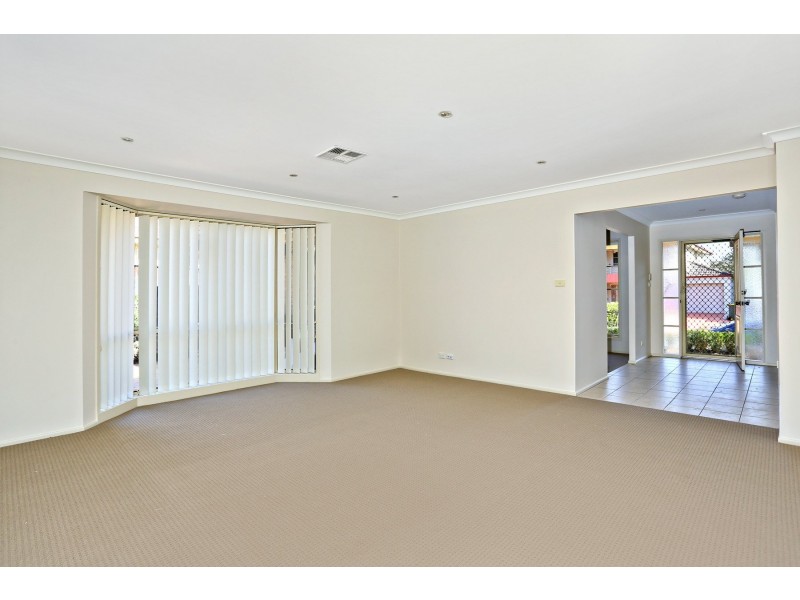 24 Roxburgh Crescent, Stanhope Gardens NSW 2768