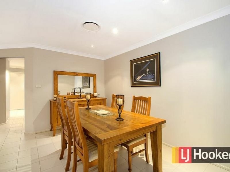 20 Roxburgh Cres, Stanhope Gardens NSW 2768