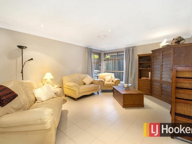 20 Roxburgh Cres, Stanhope Gardens NSW 2768