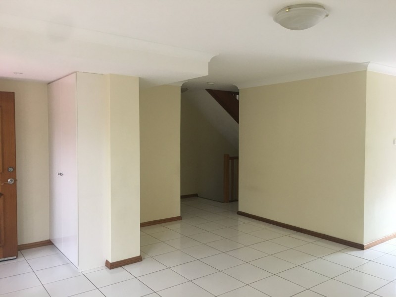 2/28 Anderson Road, Northmead NSW 2152