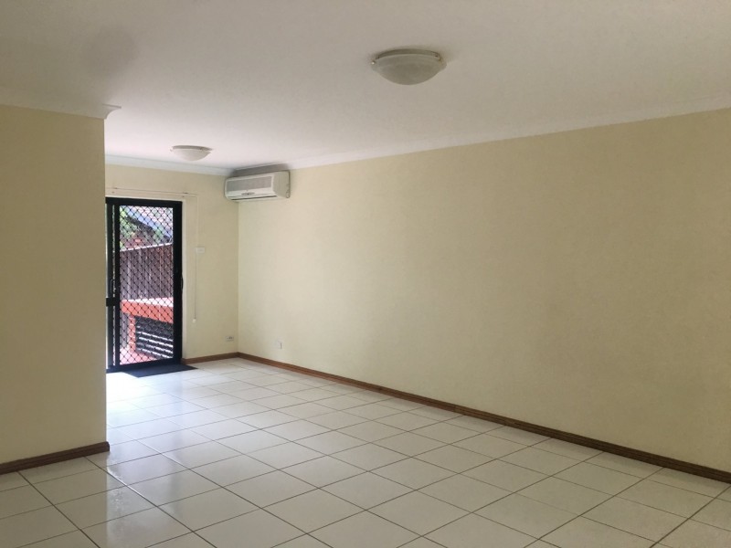 2/28 Anderson Road, Northmead NSW 2152