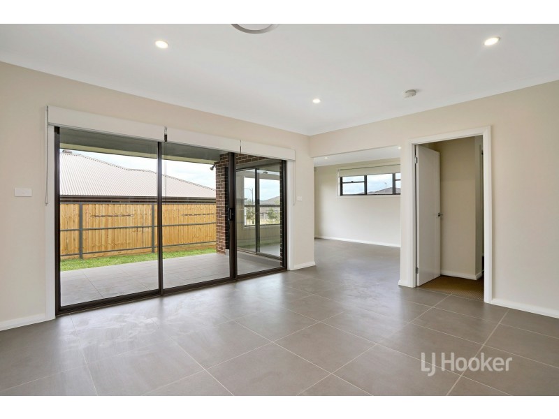 92 Sundowner Parkway, Box Hill NSW 2765