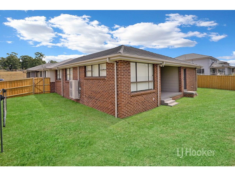 92A Sundowner Parkway, Box Hill NSW 2765