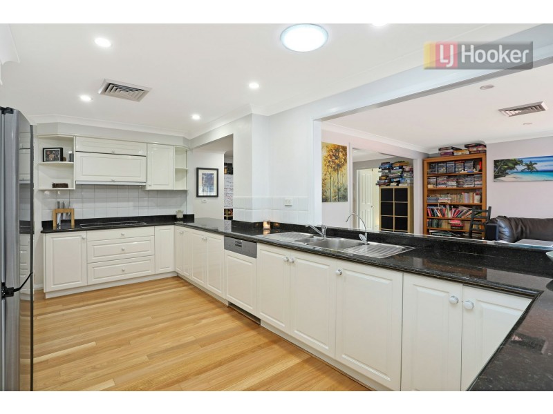 2 Cumberland Avenue, Castle Hill NSW 2154